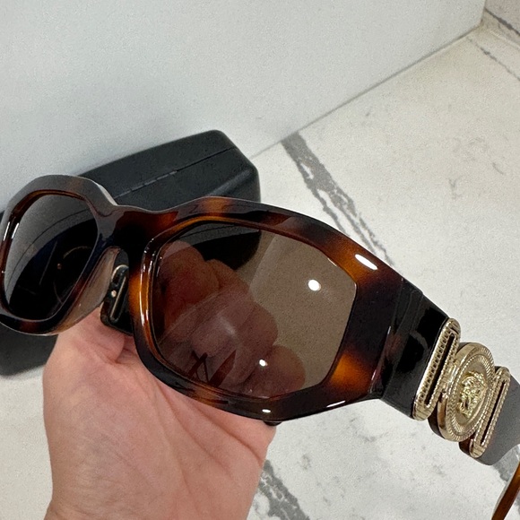 Versace sunglasses & case - Picture 12 of 13